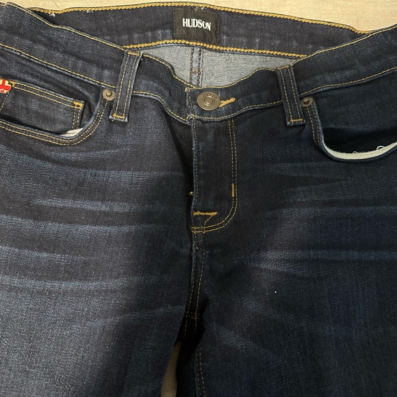 HUDSON Skinny Jeans. Size 25. EUC. Dark Wash. - Picture 3 of 8